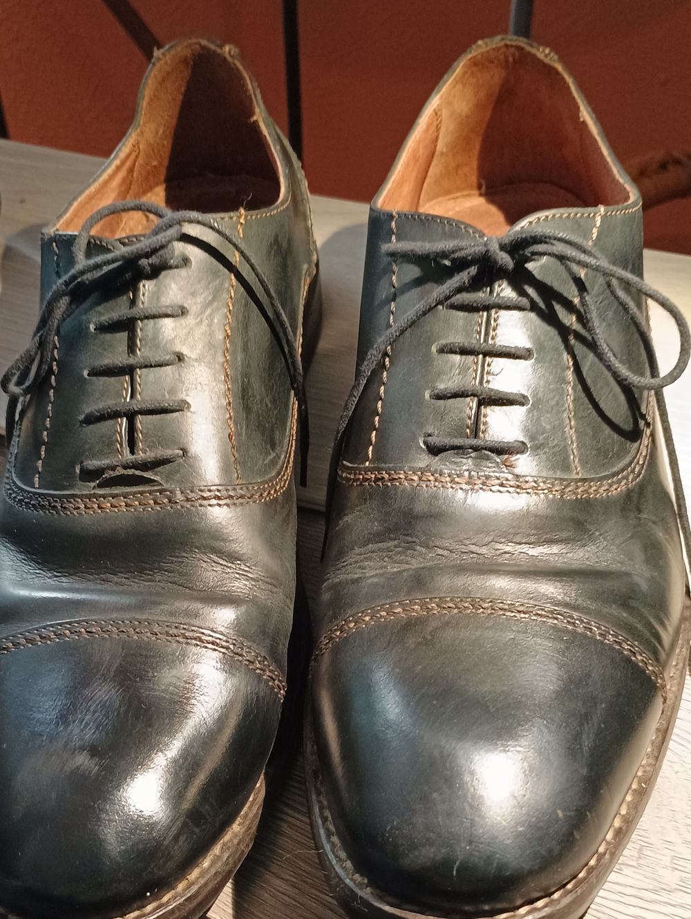 Johnston & Murphy Black Leather Cap-Toe Oxfords with Brown Stitching (18)